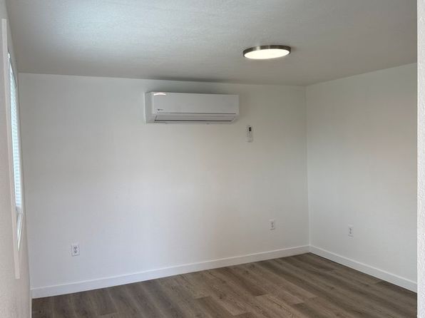 156 1/2 5th St, Gustine, CA 95322