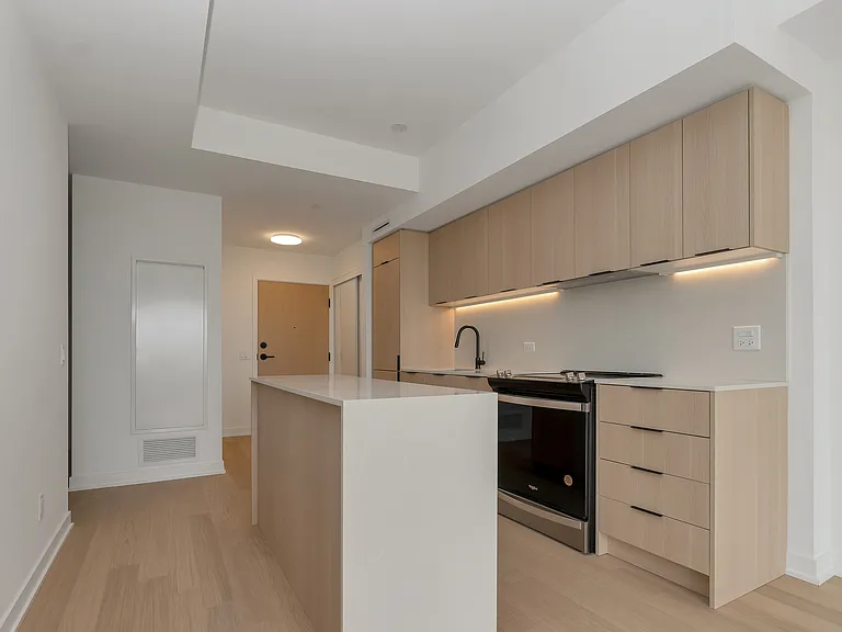 31 Huron St — Photo 14