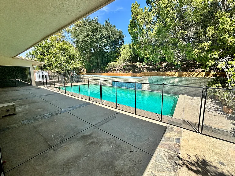 16641 Park Lane Cir — Photo 42