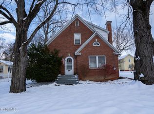 9 Willow St, Castleton, NY 12033