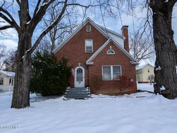 9 Willow Street, Castleton, NY 12033