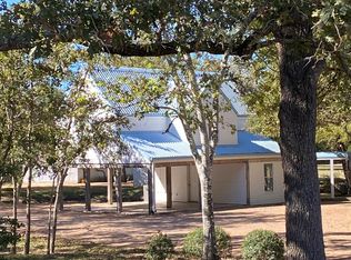 3043 Valenta Rd, La Grange, TX 78945