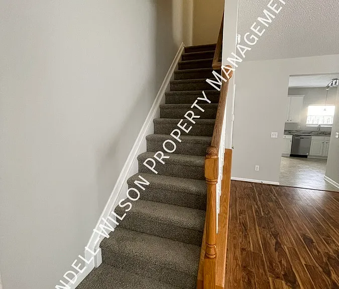 2800 Gross Ave — Photo 8