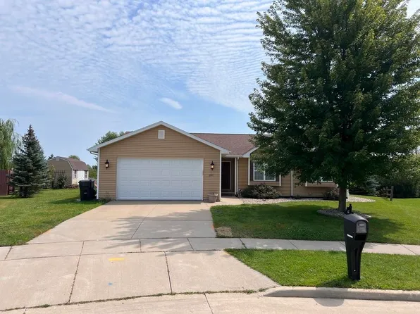 2105 Autumn Ln, Kaukauna, WI 54130