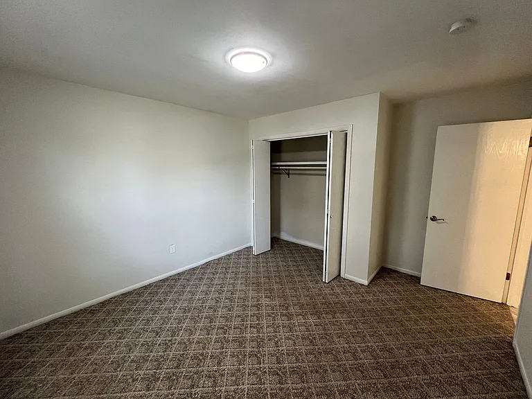 203 E Front St — Photo 16