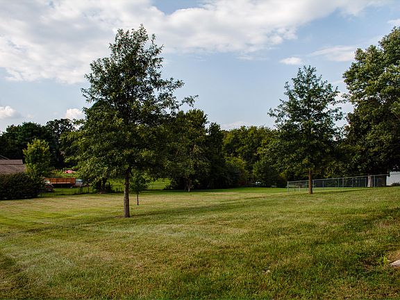 3rd image of 1526 Boyds Creek Hwy