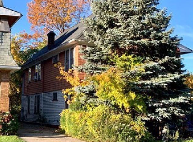 2nd image of 998 Eddy Rd