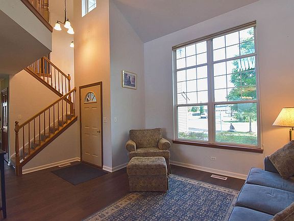 2nd image of 493 E Clearview Ct