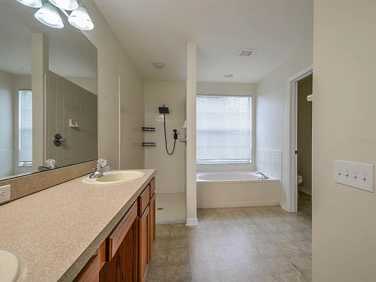 1607 Avondale Ridge Dr — Photo 13