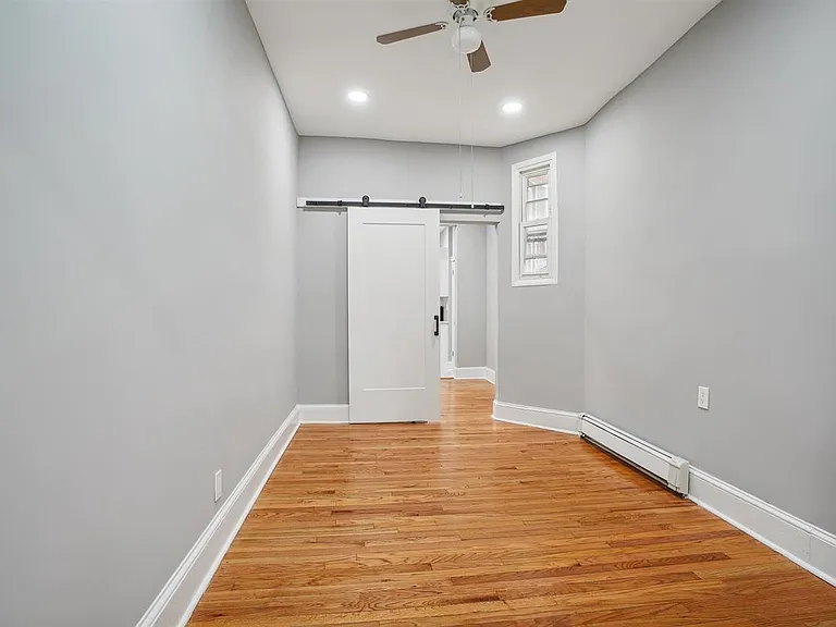 198 Griffith St #1L — Photo 7