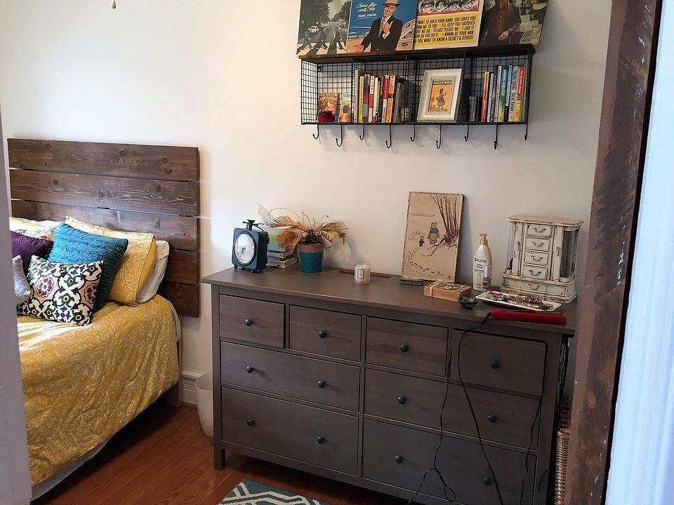 Bedroom 1 - fits Queen-sized bed, dresser and side table