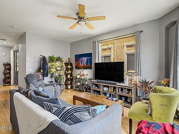 3rd image of 2450 W GLENROSA Avenue #41