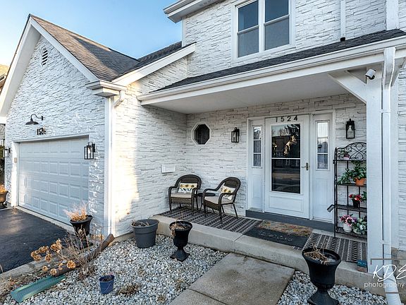 3rd image of 1524 Oswego Rd