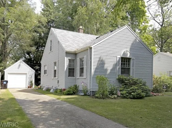 317 S Haven St, South Haven, MI 49090