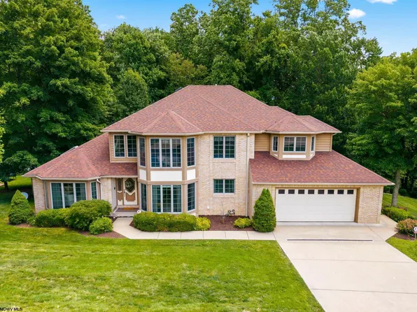 2016 White Oak Dr, Morgantown, WV 26505
