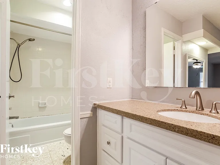 20127 Pinehurst Trail Dr — Photo 10