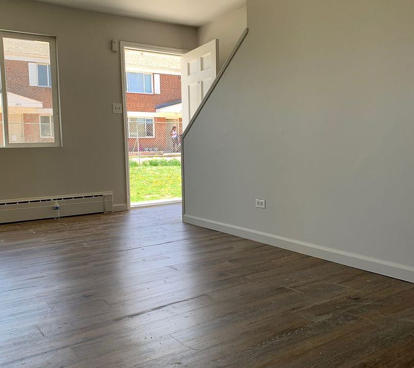 1st image of 1853 W Mosier Pl #8478893