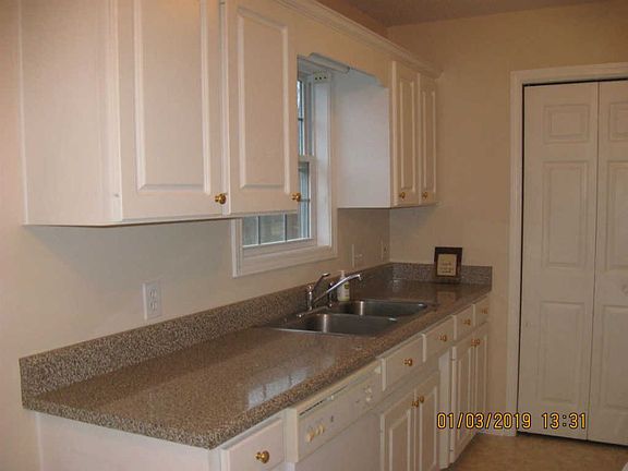 3rd image of 220 Cotton Creek Dr