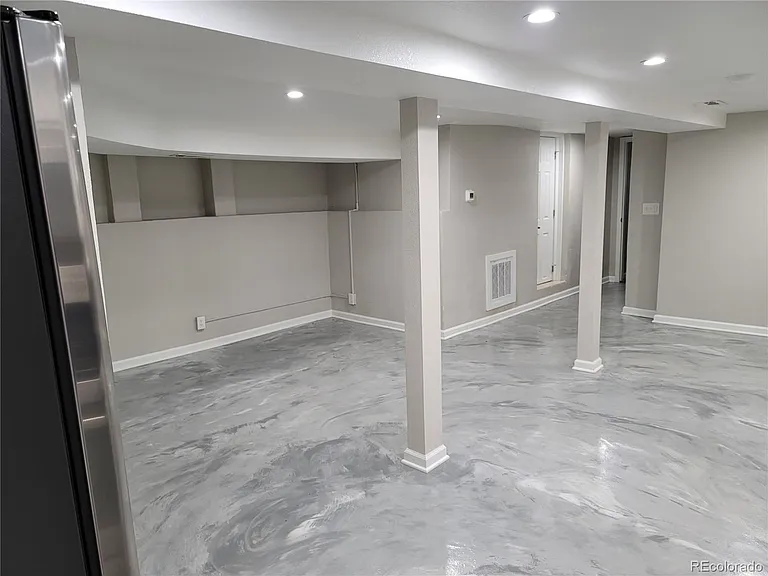 2834 Curtis St #3 — Photo 11