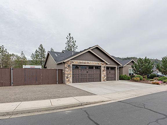 2nd image of 217 White Oak Way