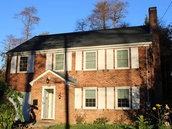 336 Ridgewood Rd, West Hartford, CT 06107