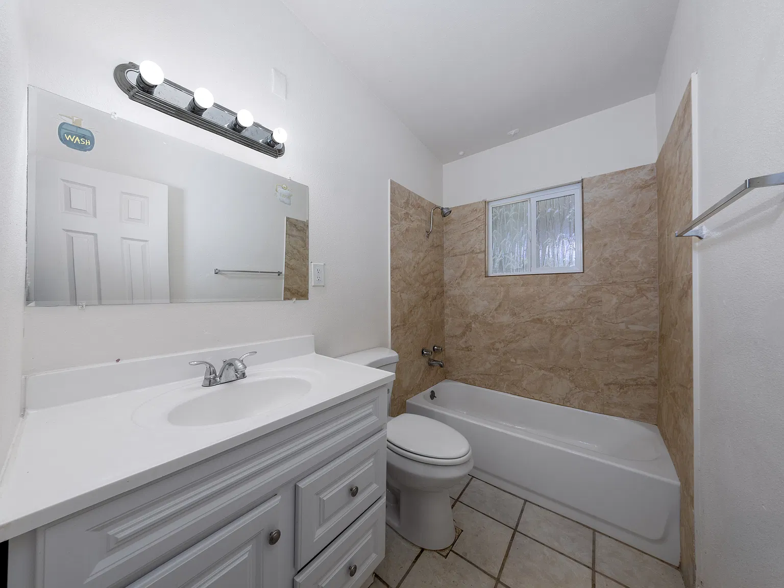 2 bed, 800 sqft, $1,700 — Photo 2
