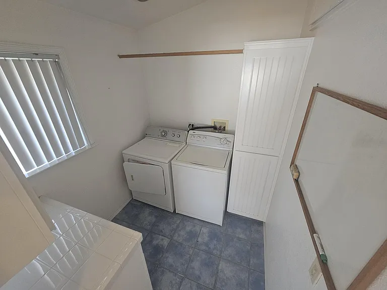 300 Trinidad St — Photo 34