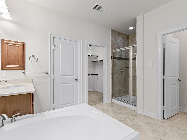 14 W Oaks Dr — Photo 11