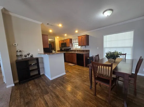 389 Bergen St, North Fort Myers, FL 33903