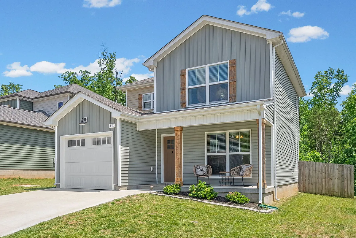 Building Photo - 411 Hillside Dr