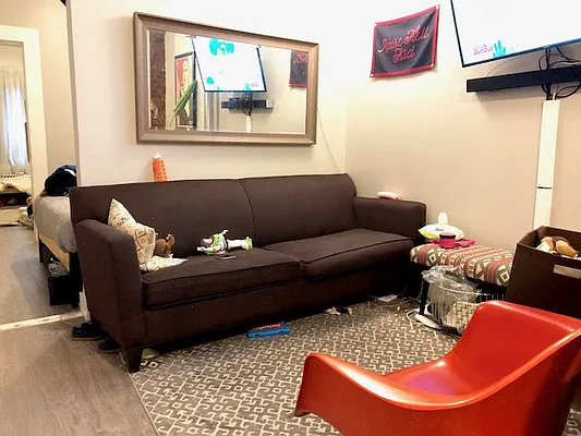 Rented by Nooklyn NYC LLC | media 44