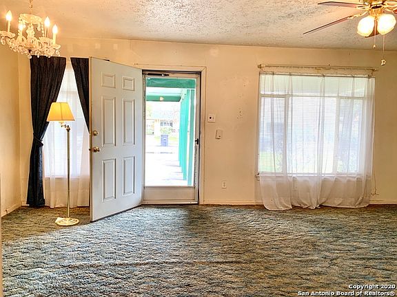 4th image of 210 W Green Way Ave