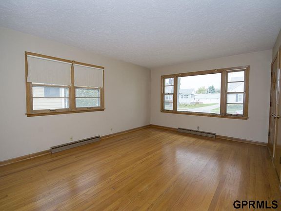 3rd image of 2123 Avenue H
