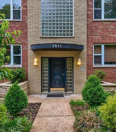 3rd image of 7511 Byron Pl APT 2W