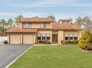 9 Rolling Hills Dr, Nesconset, NY 11767