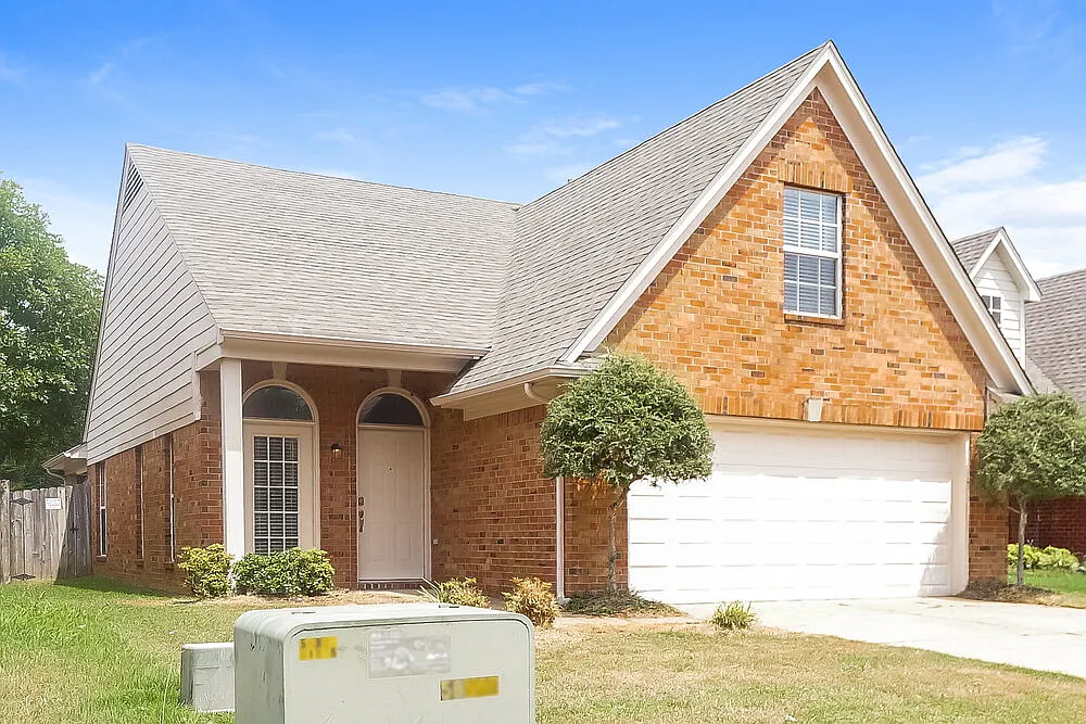 3 bed, 2.0 bath, 1330 sqft, $1,820 — Photo 4