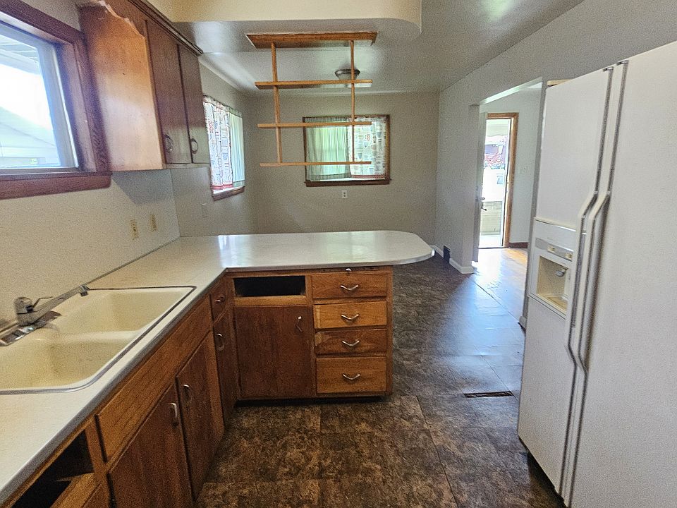 1st image of 360 E Auburndale Ave