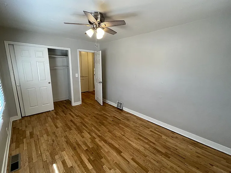 1020-1028 Balsam St — Photo 14