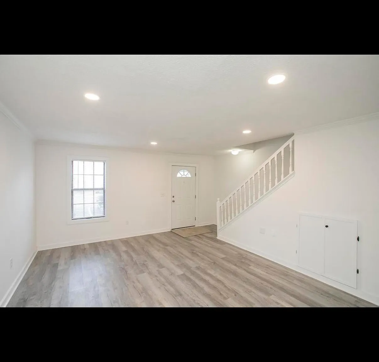 2 bed, 1142 sqft, $1,999 — Photo 2