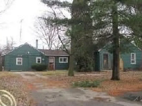 3203 Comer St, Flint, MI 48506