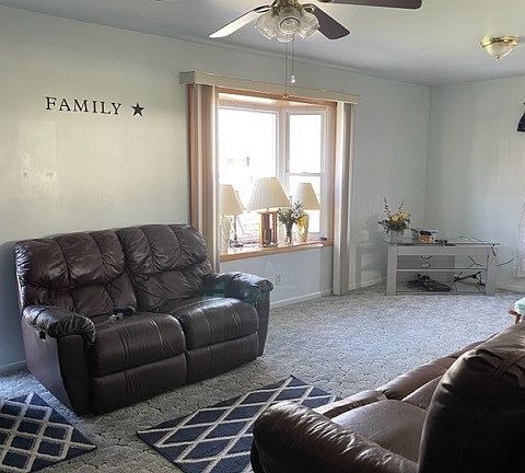 2nd image of 1204 S Willow Dr