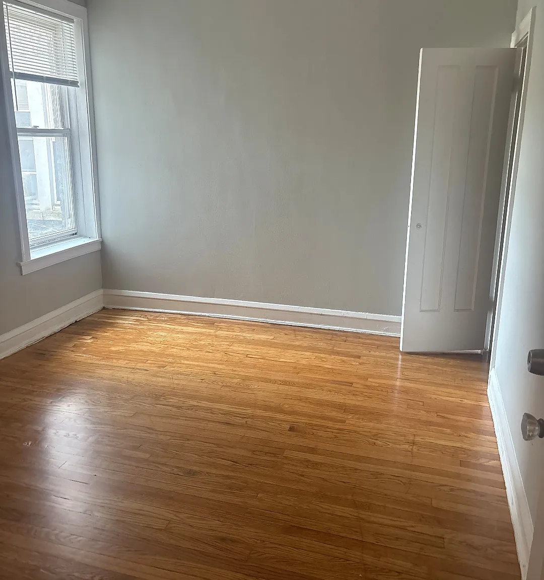 1 bed, 900 sqft, $1,350 — Photo 2