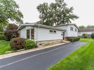 2605 Fontana Dr, Glenview, IL