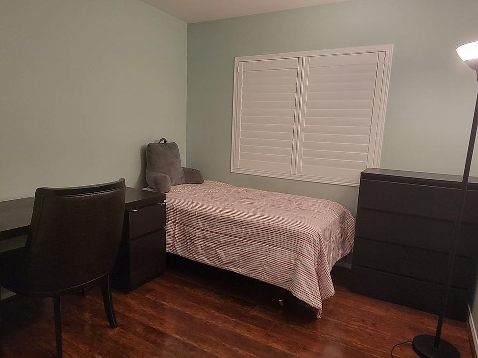 1st image of 1915 Annandale Way