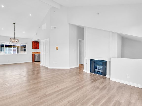 3rd image of 119 E Beach Ave