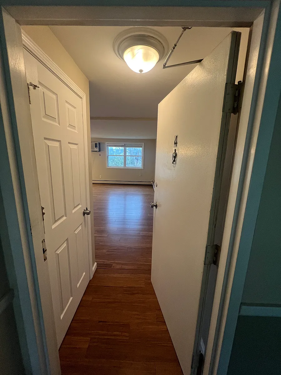 Building Photo - 45 Denrose Dr #4
