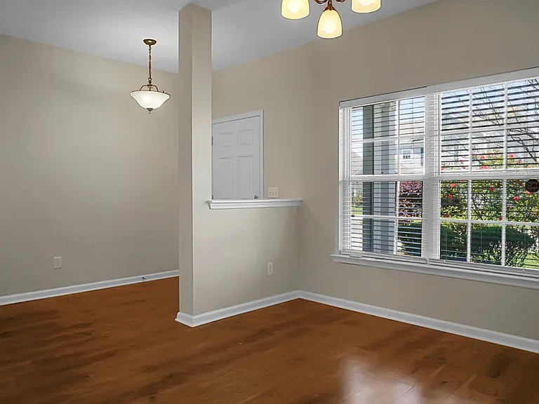 8003 Henderson Rd — Photo 8