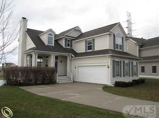139 Island Lake Ct, Oxford, MI