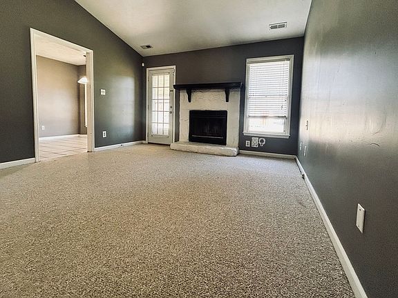 5th image of 205 Sparrow Dr