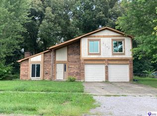 1497 Catalpa Dr, Radcliff, KY 40160